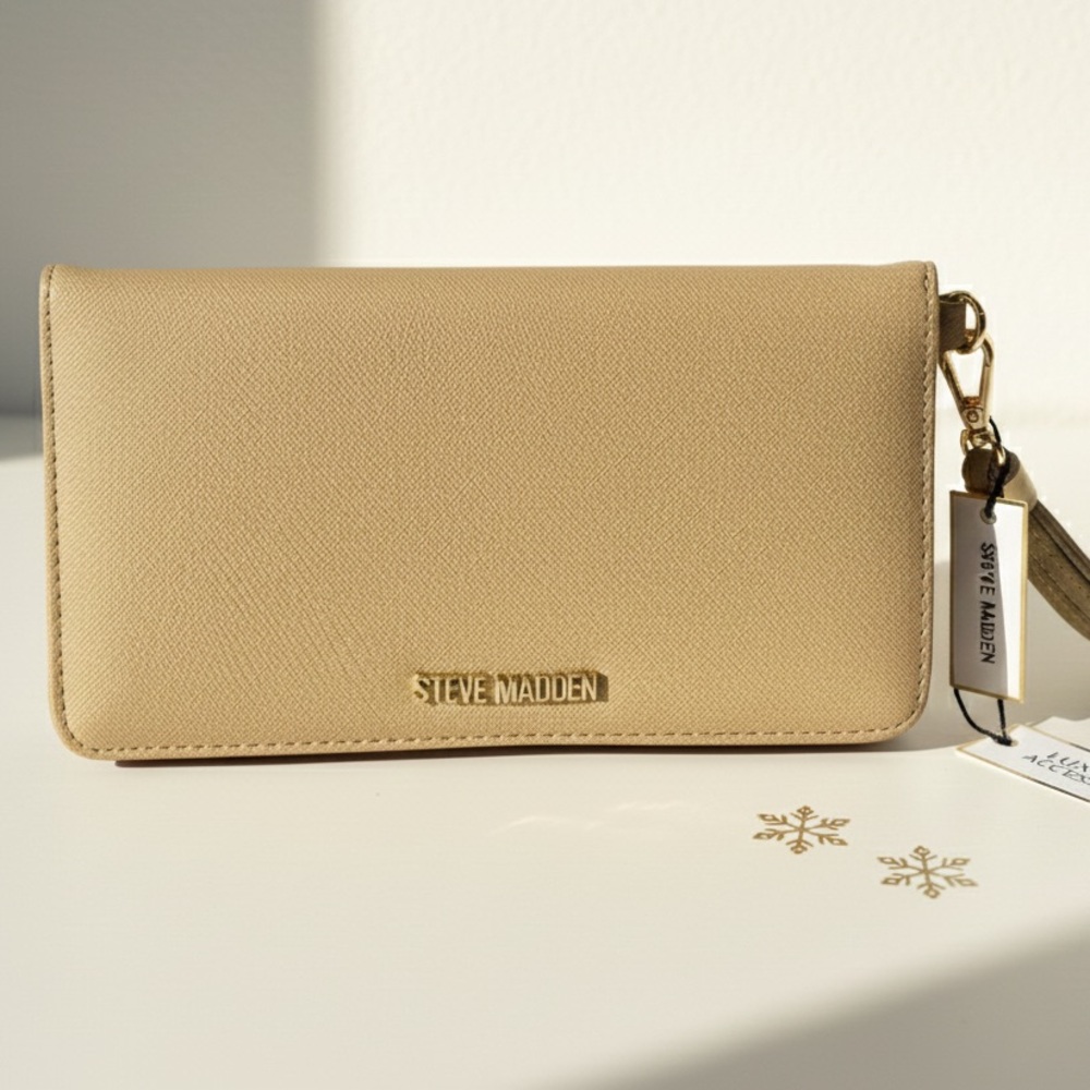 Steve Madden Beige Wristlet Wallet